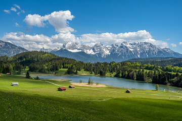Geroldsee, auch Wagenbrüchsee, mit Karwendel, Krün, Werdenfelser Land, Oberbayern, Bayern, Deutschland, Europa