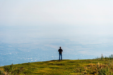 Obraz premium person walking in the mountains