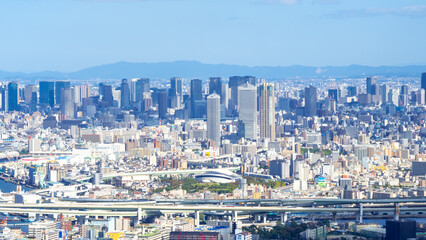 Fototapeta na wymiar 大阪風景 摩天楼と木漏れ日