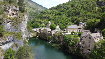 Fototapeta na wymiar Saint-Chely du Tarn - Drone