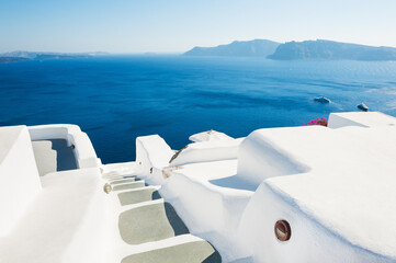 Obraz premium White architecture on Santorini island, Greece. Beautiful summer landscape, sea view.