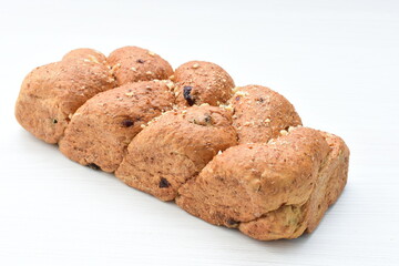 Large wholemeal cereal bread, oatmeal, walnuts, panela and blueberries