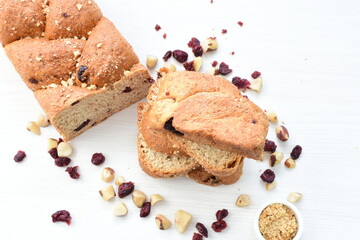 Large wholemeal cereal bread, oatmeal, walnuts, panela and blueberries