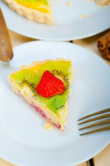 kiwi and strawberry pie tart