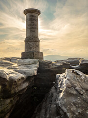 Großer Zschirnstein in der Sächsischen Schweiz – Aussicht Triangulationssäule Richtung Hoher...
