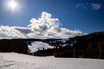 Blick auf den ehemaligen Skihang von Todtmoos Strick im Gegenlicht