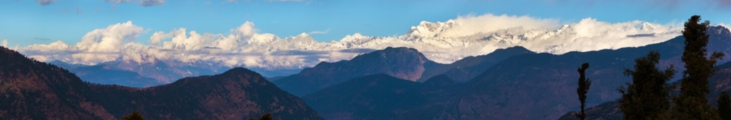 Fototapeta na wymiar Mount Chaukhamba evening view panorama himalaya