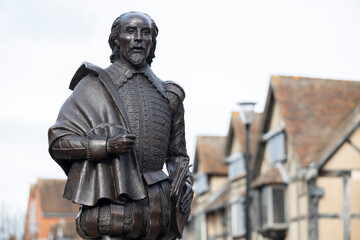 Statue Of Playwright William Shakespeare On Henley Street In Stratford Upon Avon In Warwickshire UK - obrazy, fototapety, plakaty