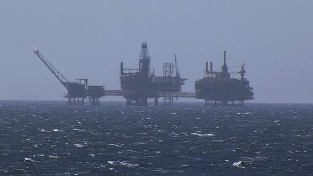 Iran North/South Pars oil drilling platform in