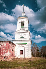 Fototapeta na wymiar white Orthodox bell tower