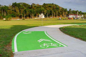 Obraz premium bicycle route the best way to be healthy and conserve the planet avoiding the use of fossil fuels for urban transport