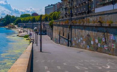 Obraz premium TURIN, ITALY - August 23, 2021: Part of the wall of Murazzi along the Po river