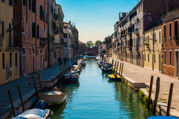 Fototapeta na wymiar Scenic view of Venice empty canals during daylight.