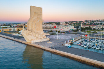 Sunrise view of Padrao dos Descobrimentos - Monument of the Discoveries in Belem, Lisbon, Portugal - obrazy, fototapety, plakaty