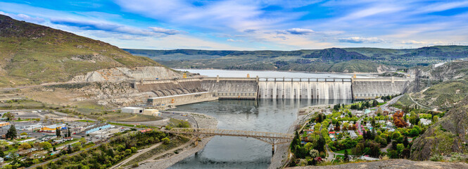 Panoramic View of Grand Coulee Dam and Columbia River 