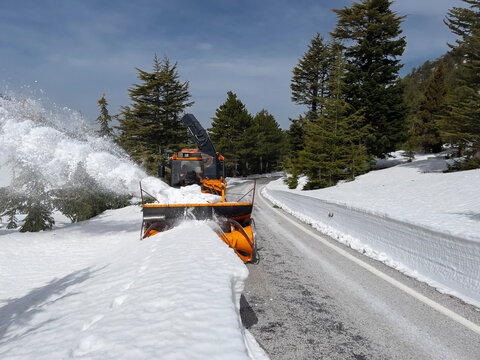 the work and difficult struggles of the highway crews on the roads
