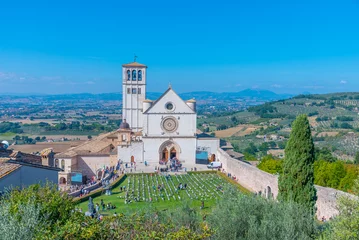 Deurstickers basilica of saint francis of Assisi, Italy © dudlajzov