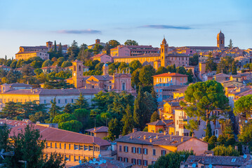 Sunset panorama view of Italian town Perugia - obrazy, fototapety, plakaty