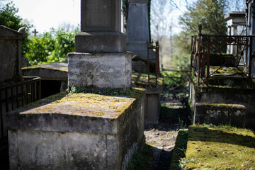 Fototapeta premium graves and tombs at Pere Lachaise cemetery Paris, france 