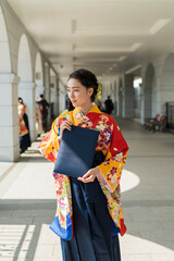 卒業を迎えた女子大学生