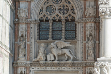 St Mark's Basilica statue