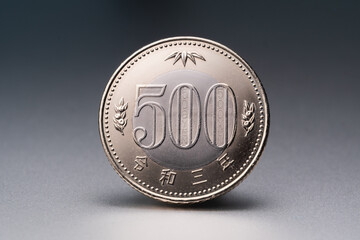 2021年にデザインを変更した新しい500円硬貨