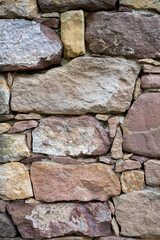 Steinmauer, geschichtet aus Schwarzwälder Buntsandstein