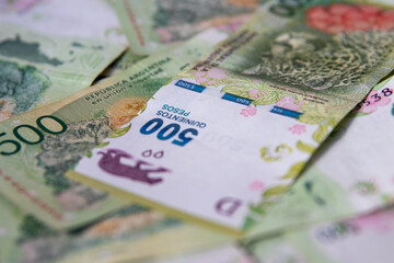 Billetes de 500 pesos argentinos. Dinero argentino.