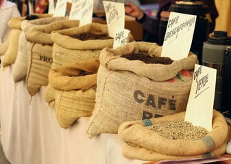 Sacos de caf&eacute; natural, ecol&oacute;gico y org&aacute;nico. Saco de caf&eacute; verde.