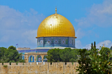 Obraz premium Israel, old city. Mosque of Al-Aqsa. Mosque dome over the rock.