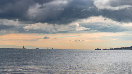 Obraz premium Panorama of the Bosphorus with dramatic sky at sunset