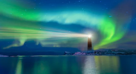 Keuken foto achterwand Noorderlicht Noorderlicht (Aurora borealis) over vuurtorenkust in de winter