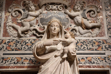 Fototapeta na wymiar Vierge à l'Enfant de l'Immacolata Concezione de Palerme. Sicile