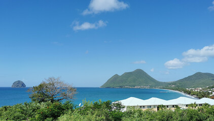 Plage avec vue sur le diamant en Martinique
