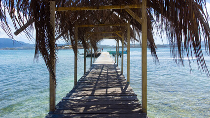 Plage et ponton  avec vue en Martinique 