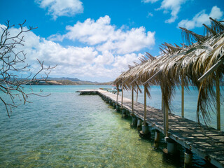 Plage et ponton  avec vue en Martinique 