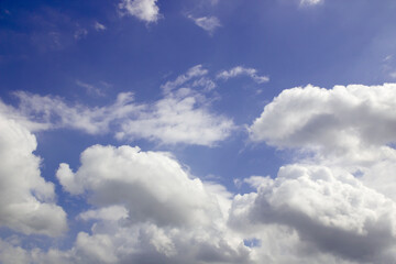 Fototapeta na wymiar blue sky and white clouds nature