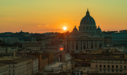 Fototapeta na wymiar Saint Peter's Basilica at Sunset