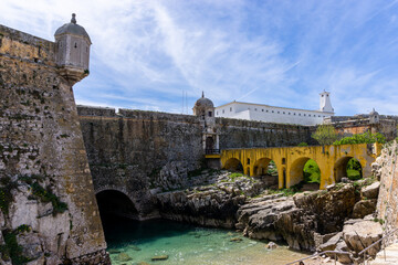 Obraz premium view inside the walls of the historic fortress of Peniche