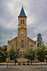 Fototapeta na wymiar niesky, deutschland - evangelische kirche der brüdergemeine mit betsaal