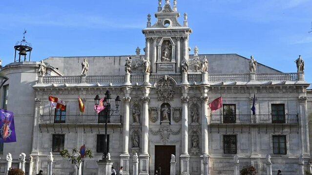 Time lapse fachada barroca del siglo XVIII en la de Valladolid, Espa&ntilde;a