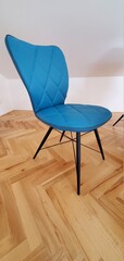 Niebieskie krzesło