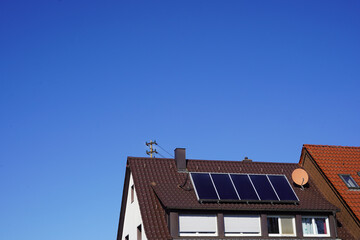 .Photovoltaic Paneel auf einer grossen Dachgaube