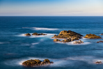 朝焼けの涛波岐埼　太平洋から打ち寄せる波