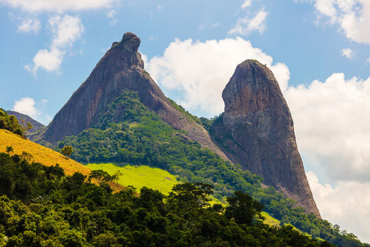 Stone of the Friar and Nun (O Frade e a Freira). Beautiful rock mountain in Cachoeiro do Itapemirim, State of Espirito Santo, Brazil.