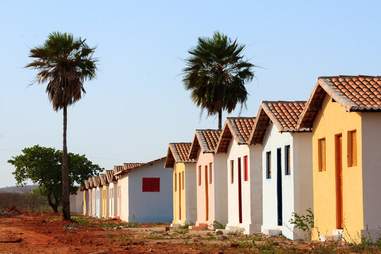 minha casa minha vida - casas do programa de habita&ccedil;&atilde;o social do governo do brasil para fam&iacute;lias de baixa renda