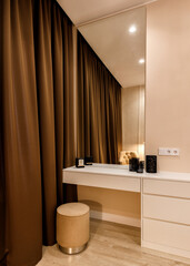 Photo of the mirror in the bedroom