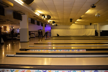 Bowling Big Bowl with a bar/restaurant inside. There are also many other games.