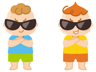 サングラスの赤ちゃん　出産　育児