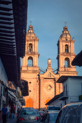 iglesia de valle de bravo vista de lejos